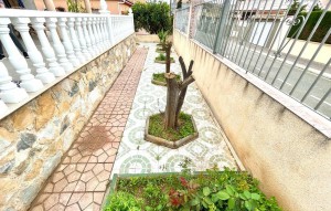 Sale - Villa -
Torrevieja - Centro