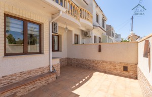 Sale - Bungalow -
Torrevieja - Nueva Torrevieja