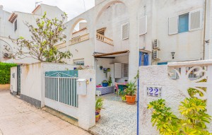 Sale - Bungalow -
Torrevieja - Nueva Torrevieja - Aguas Nuevas