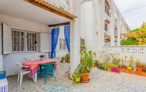 Sale - Bungalow -
Torrevieja - Nueva Torrevieja - Aguas Nuevas