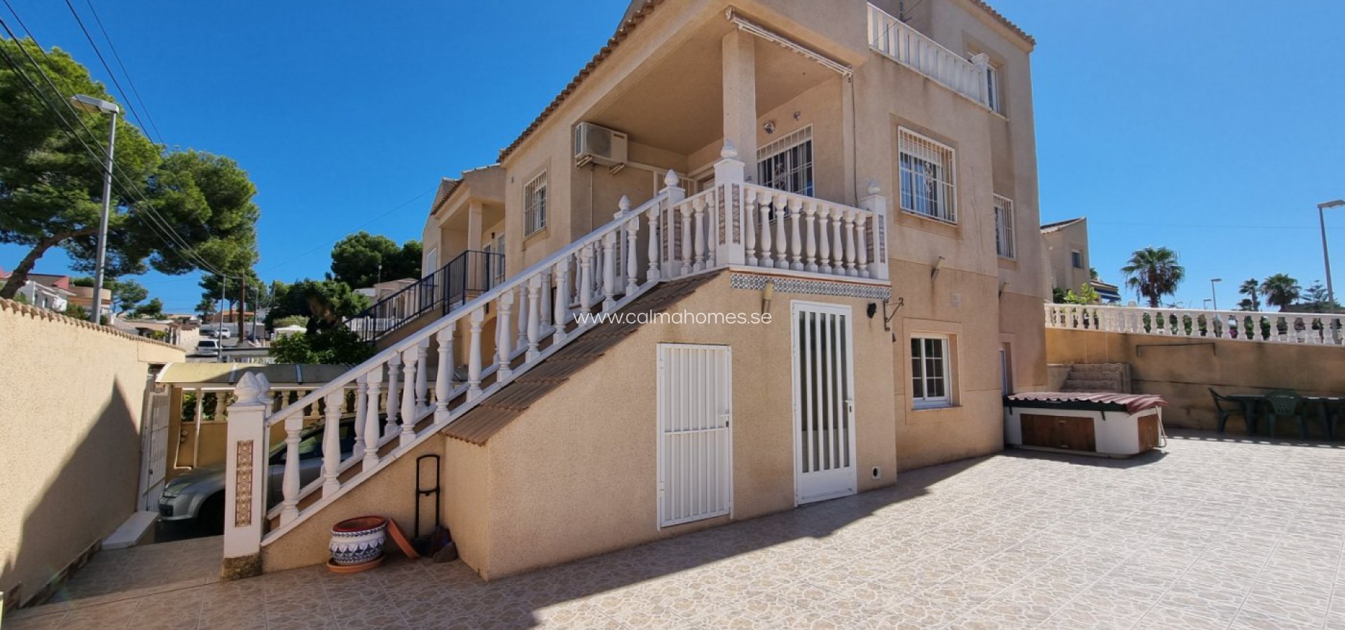 Sale - Villa -
Torrevieja - Los Balcones