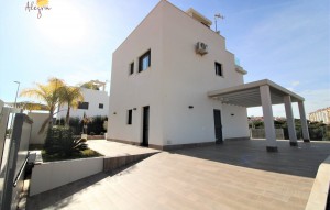 Sale - Villa -
Orihuela Costa - La Zenia