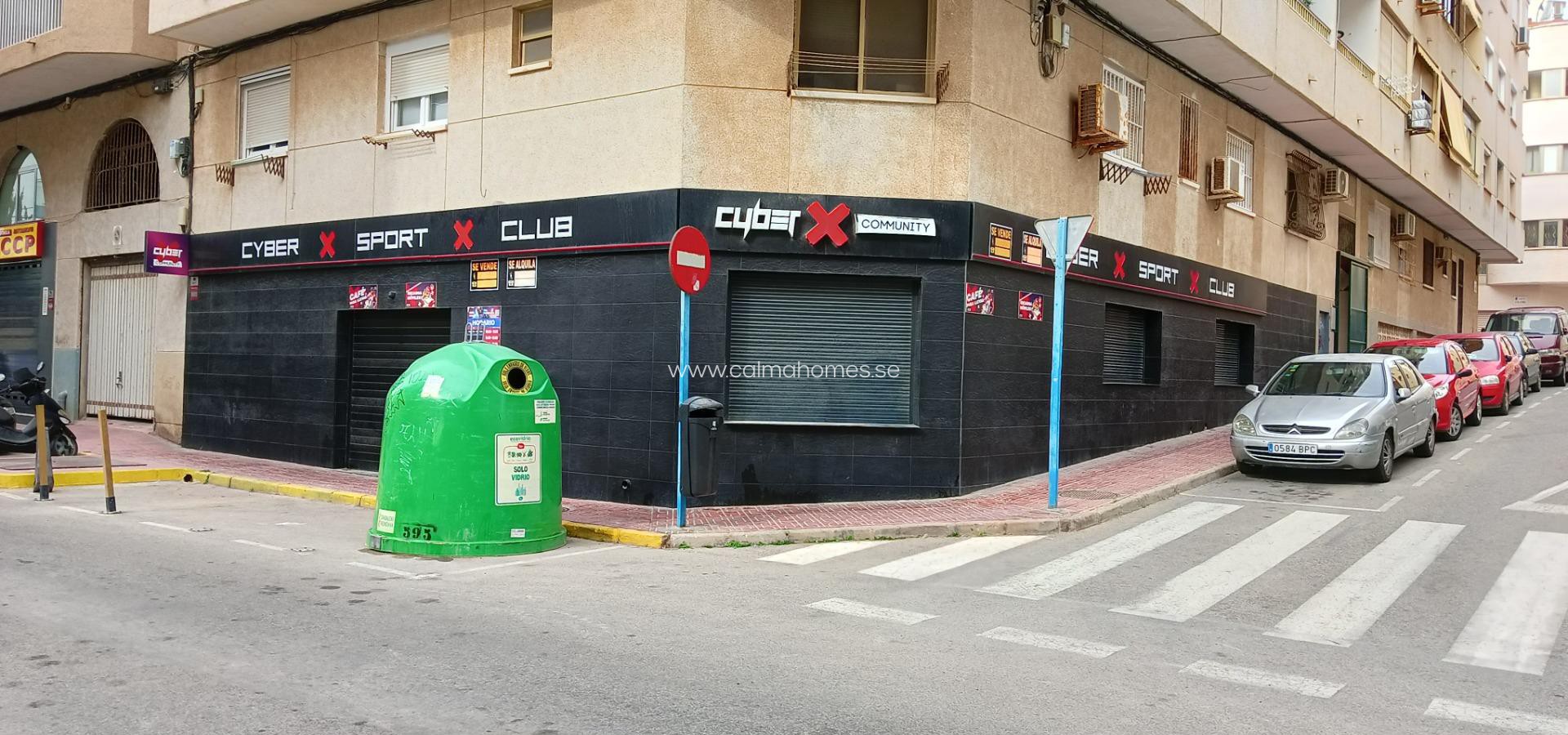 Sale - Commercial Unit -
Torrevieja - Playa de los Locos